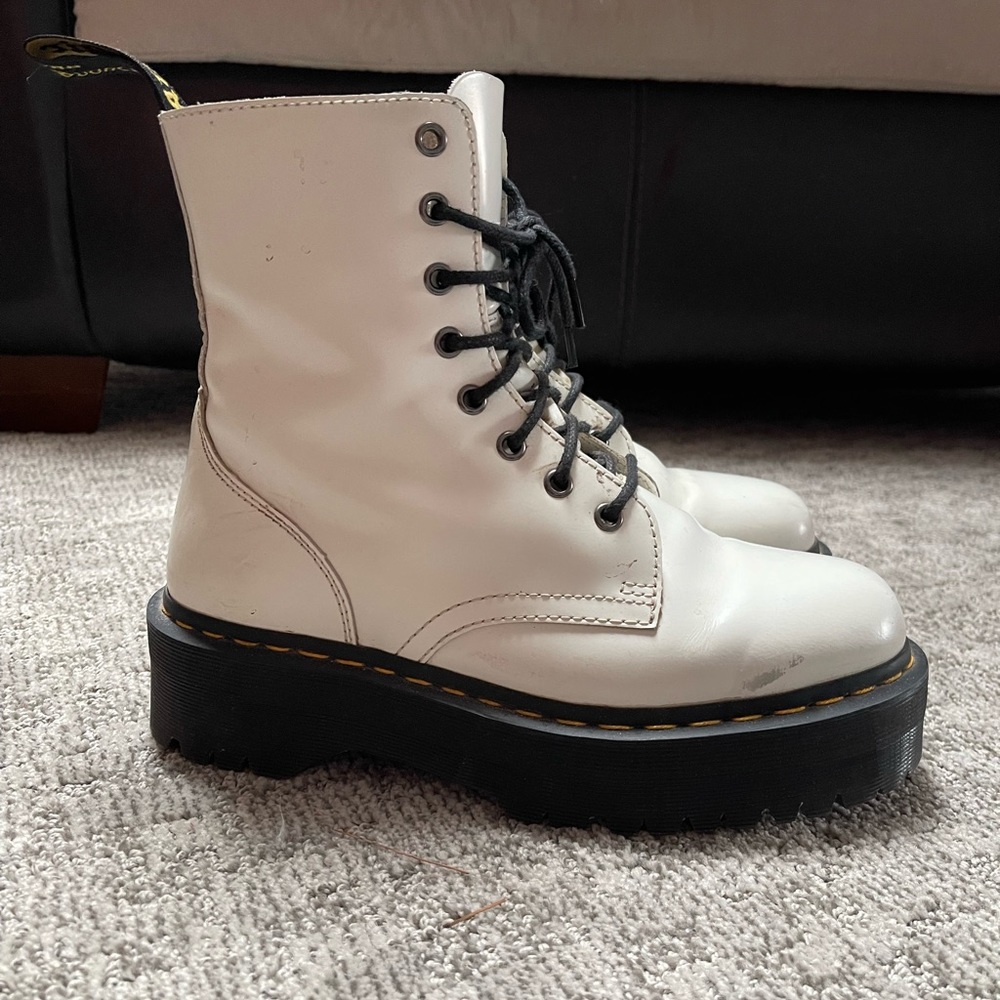Doc Martens Jadon platform boot